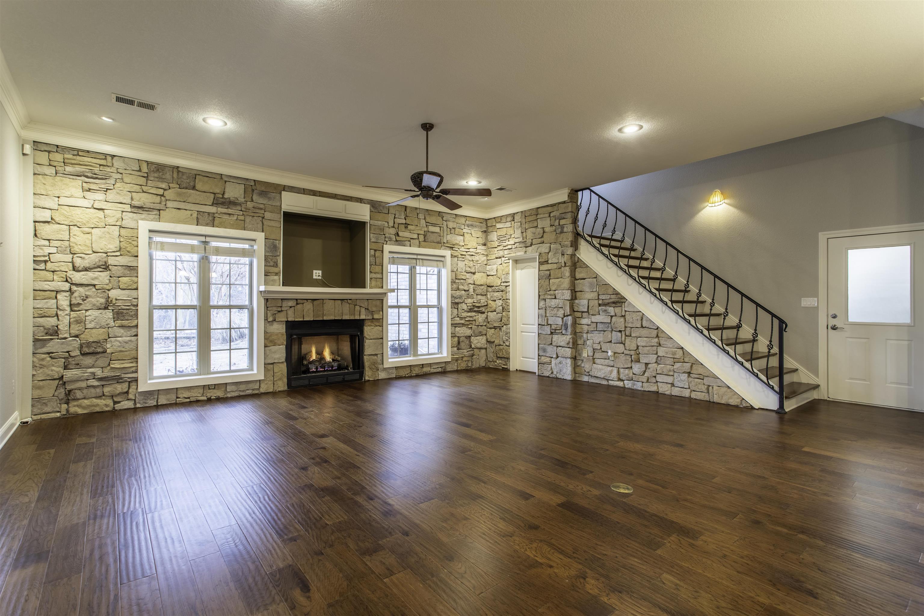 2914 Ridgepointe Drive