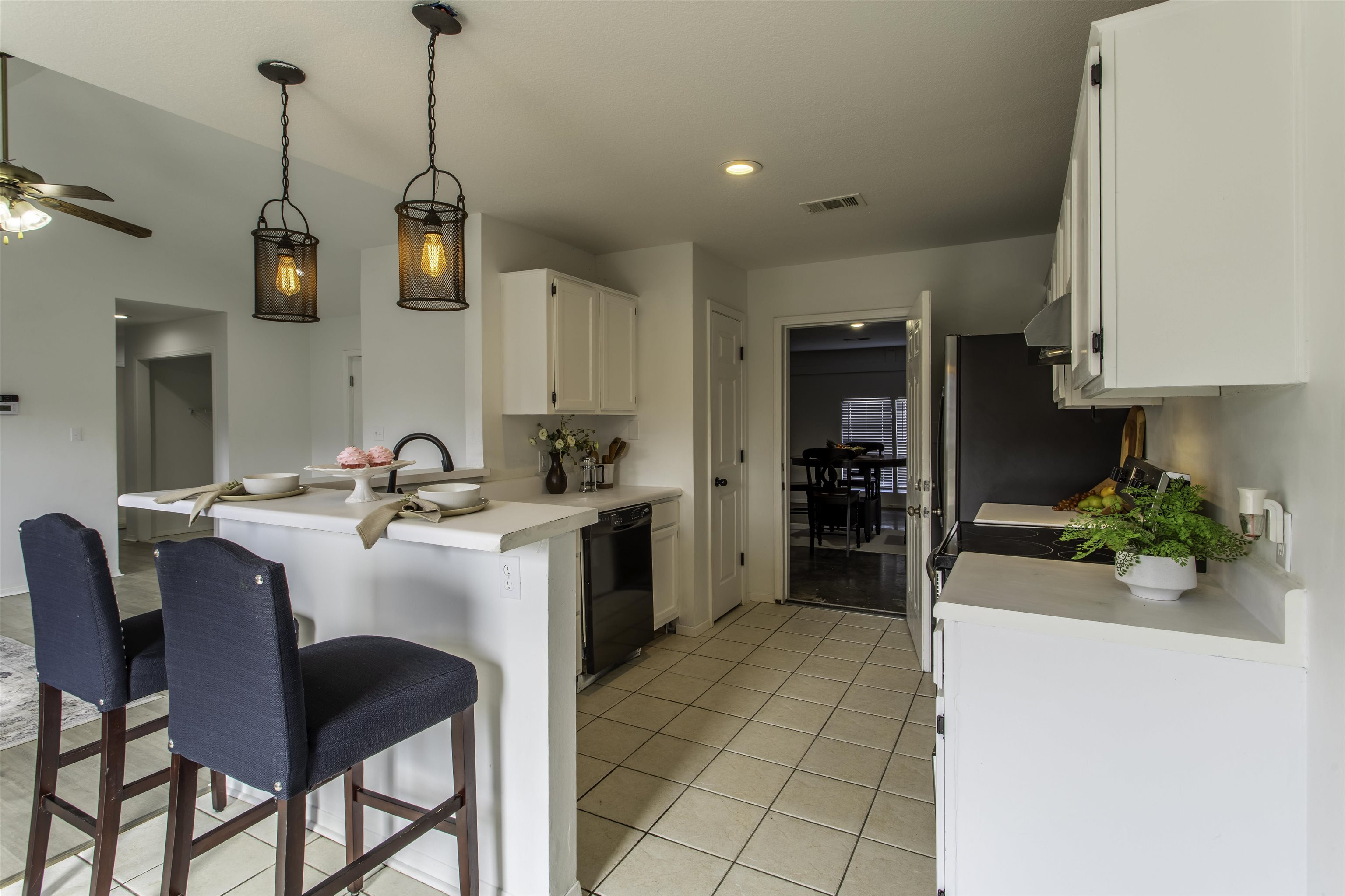 915 Silverleaf Circle
