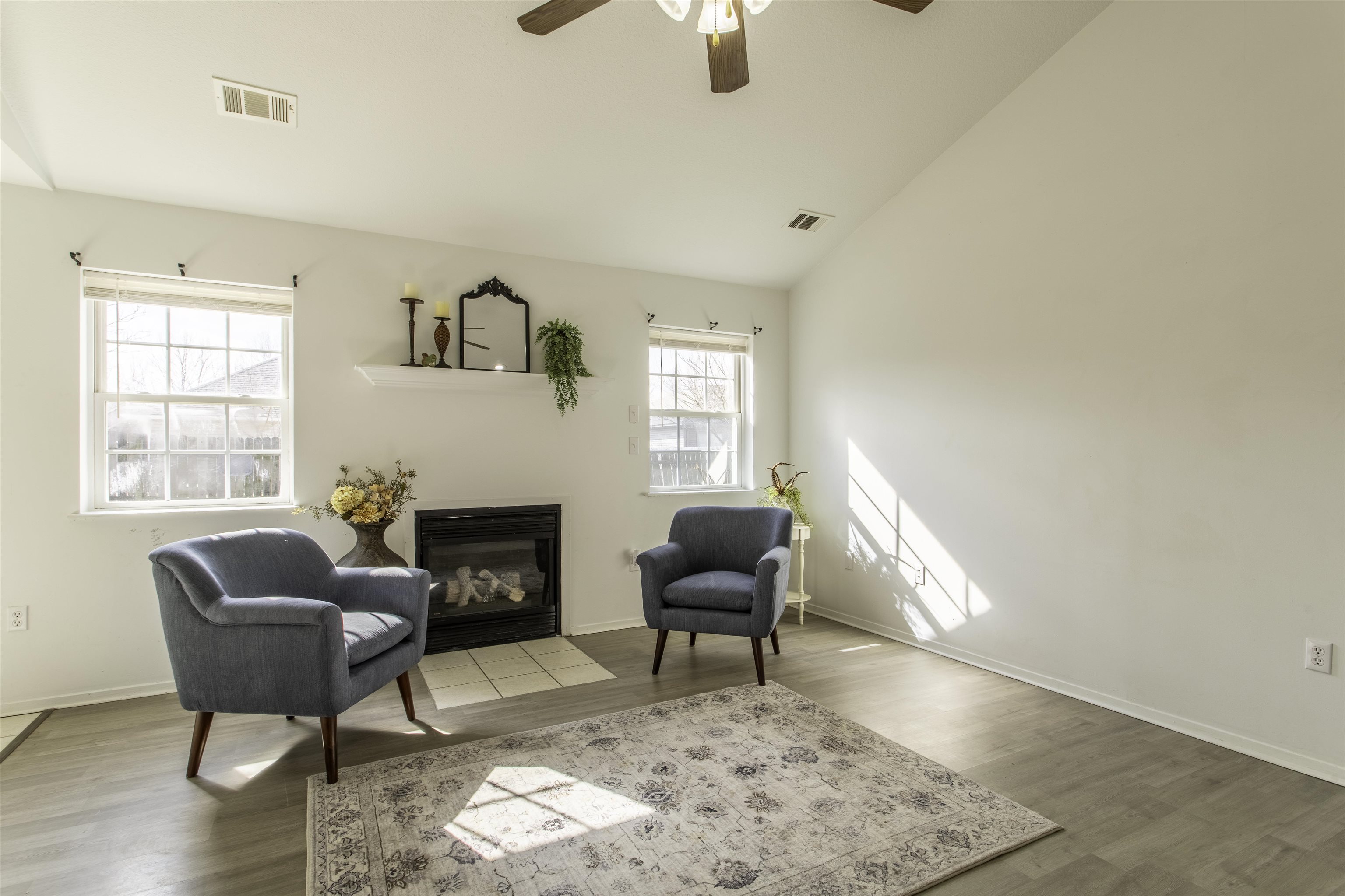 915 Silverleaf Circle