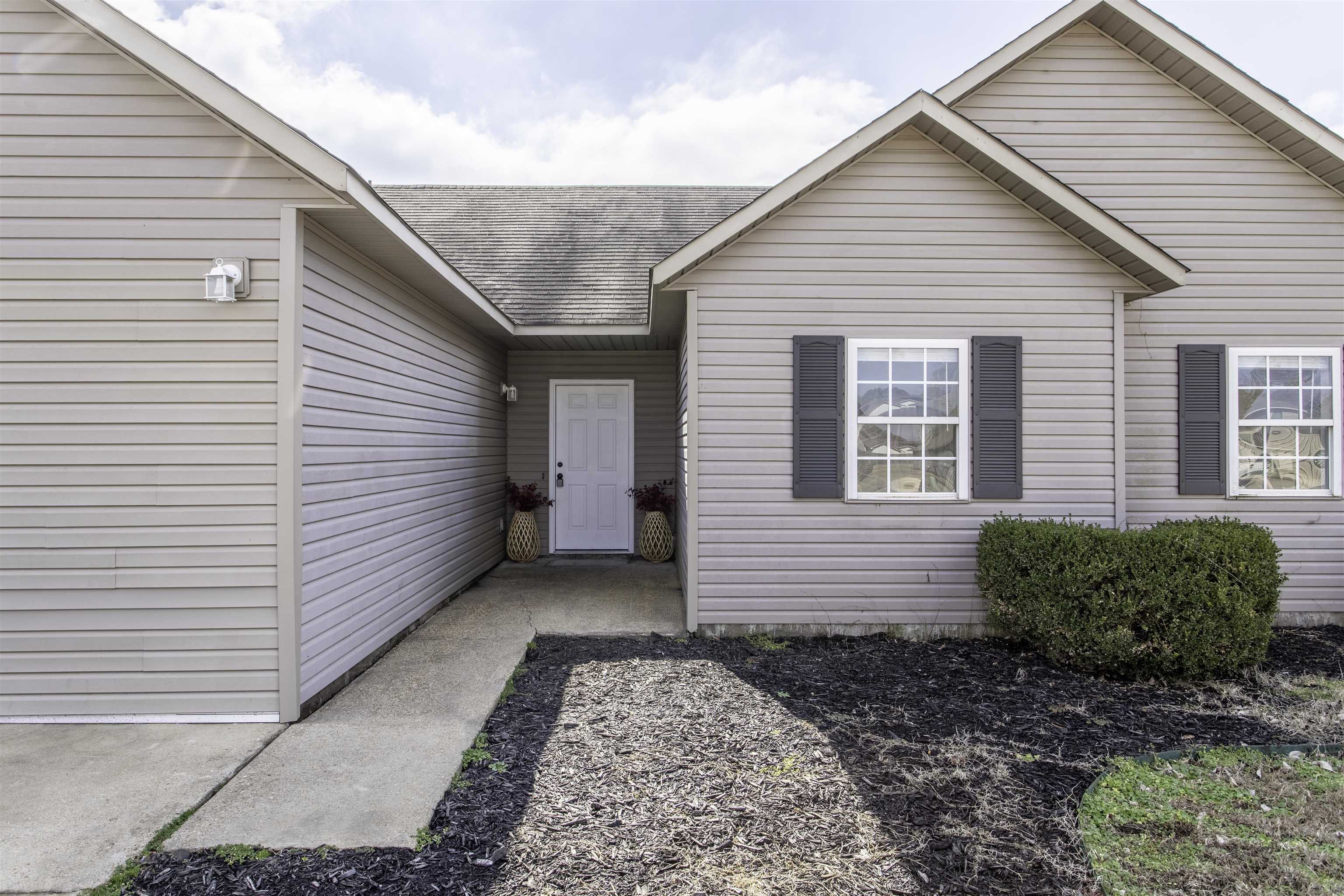 915 Silverleaf Circle