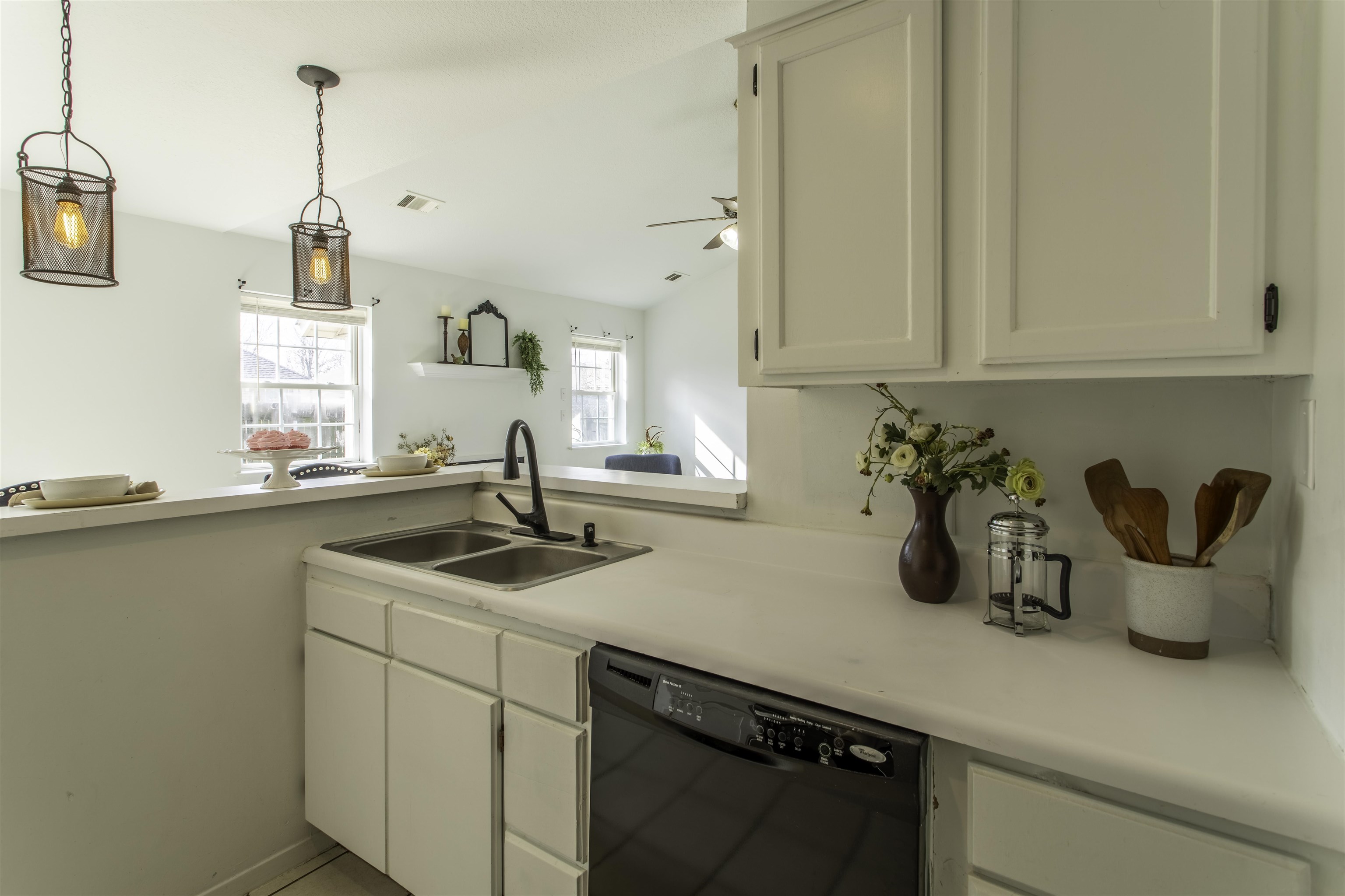 915 Silverleaf Circle
