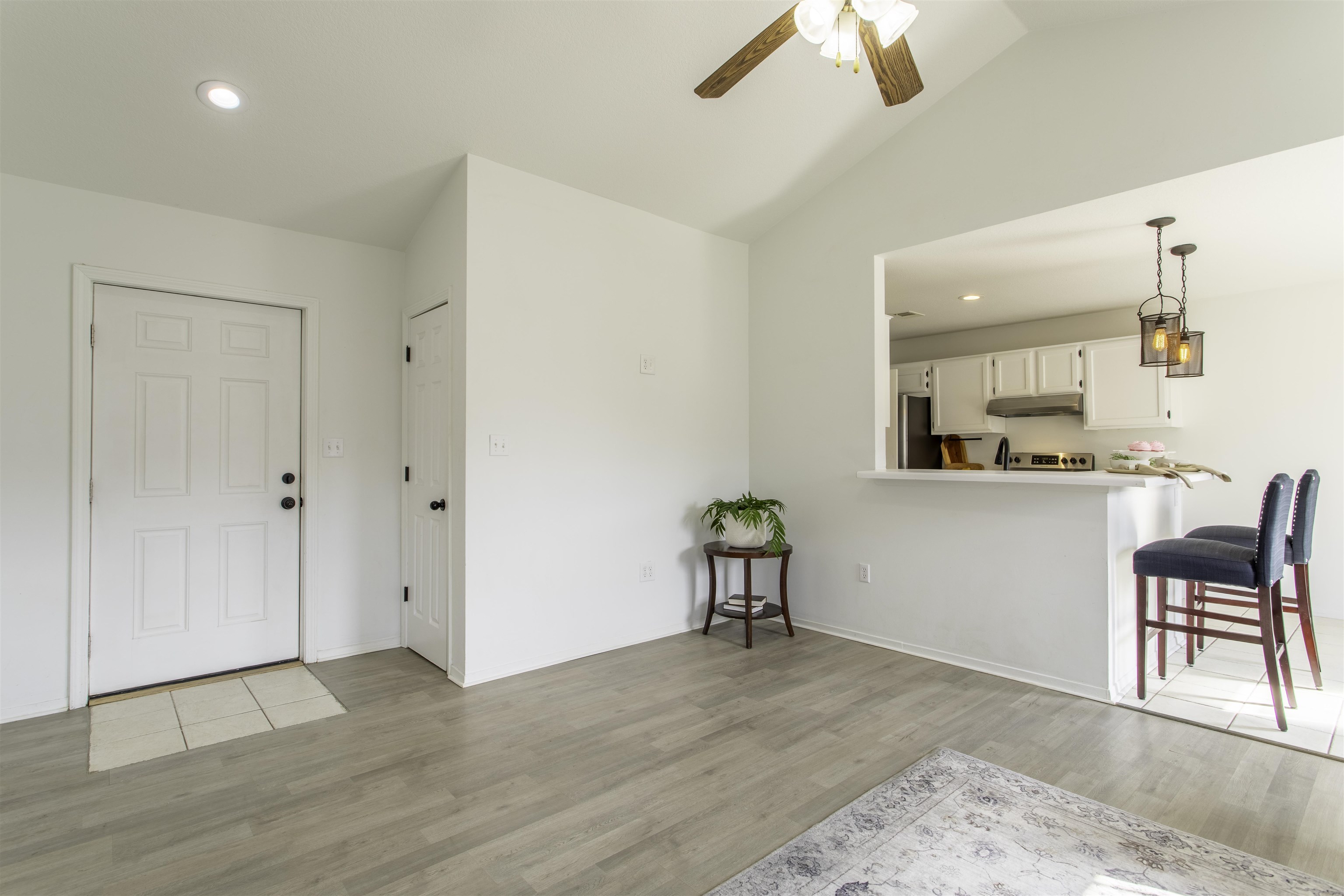 915 Silverleaf Circle