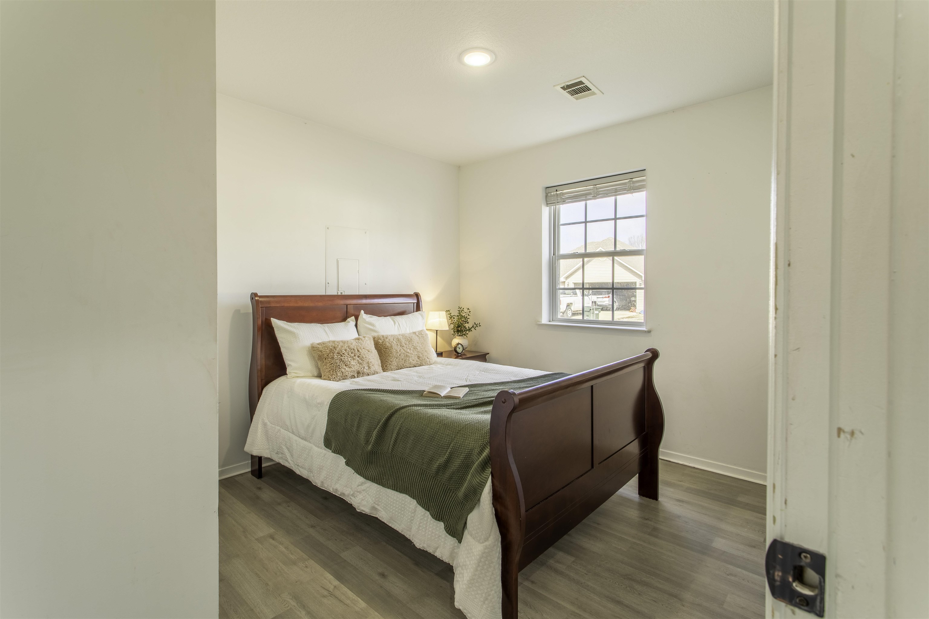 915 Silverleaf Circle