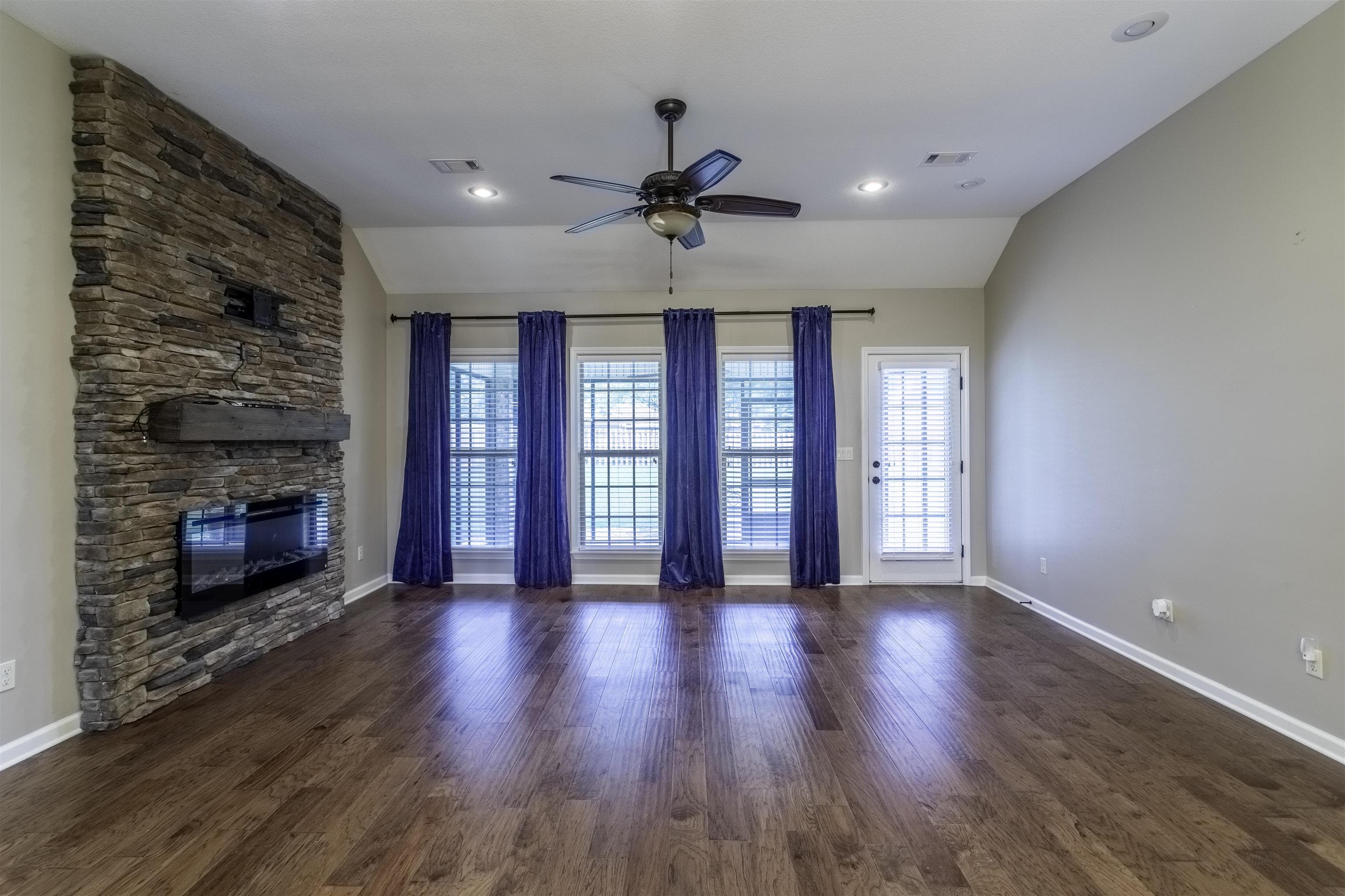 478 Whitestone Dr Drive