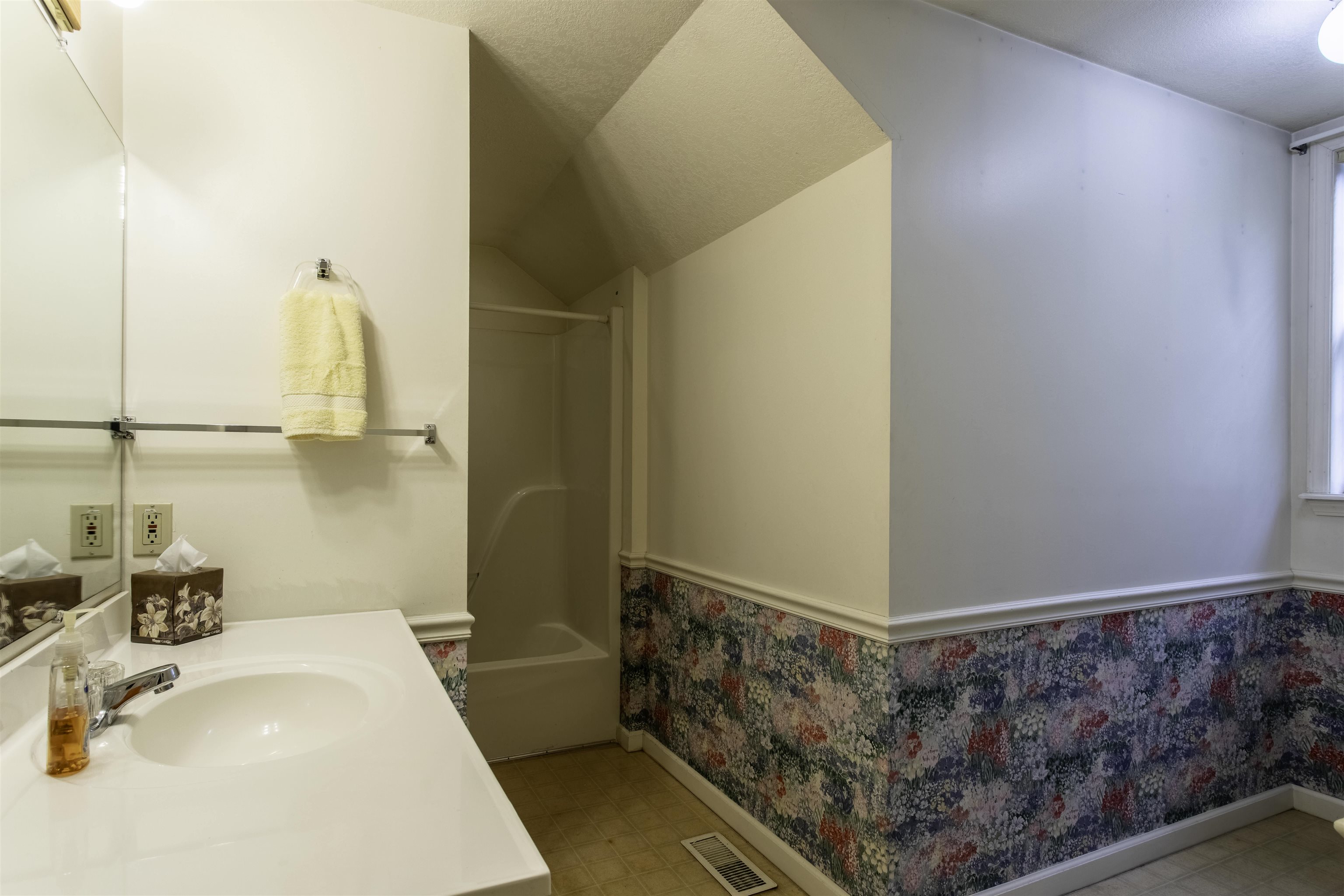 121 Lawrence Road 245