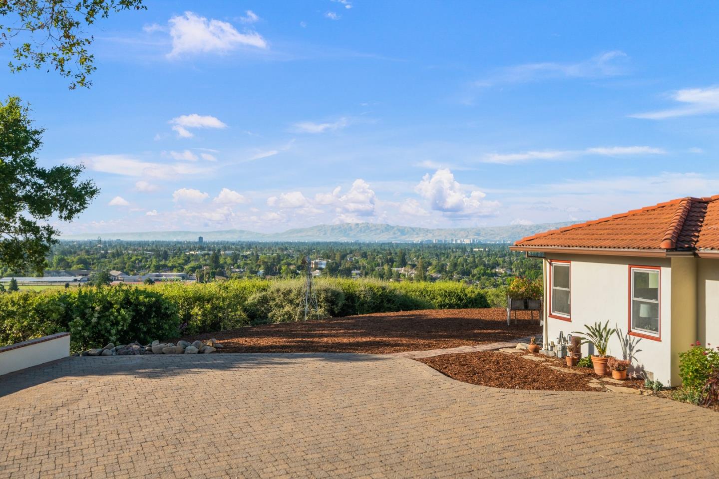 16060 Greenridge TER