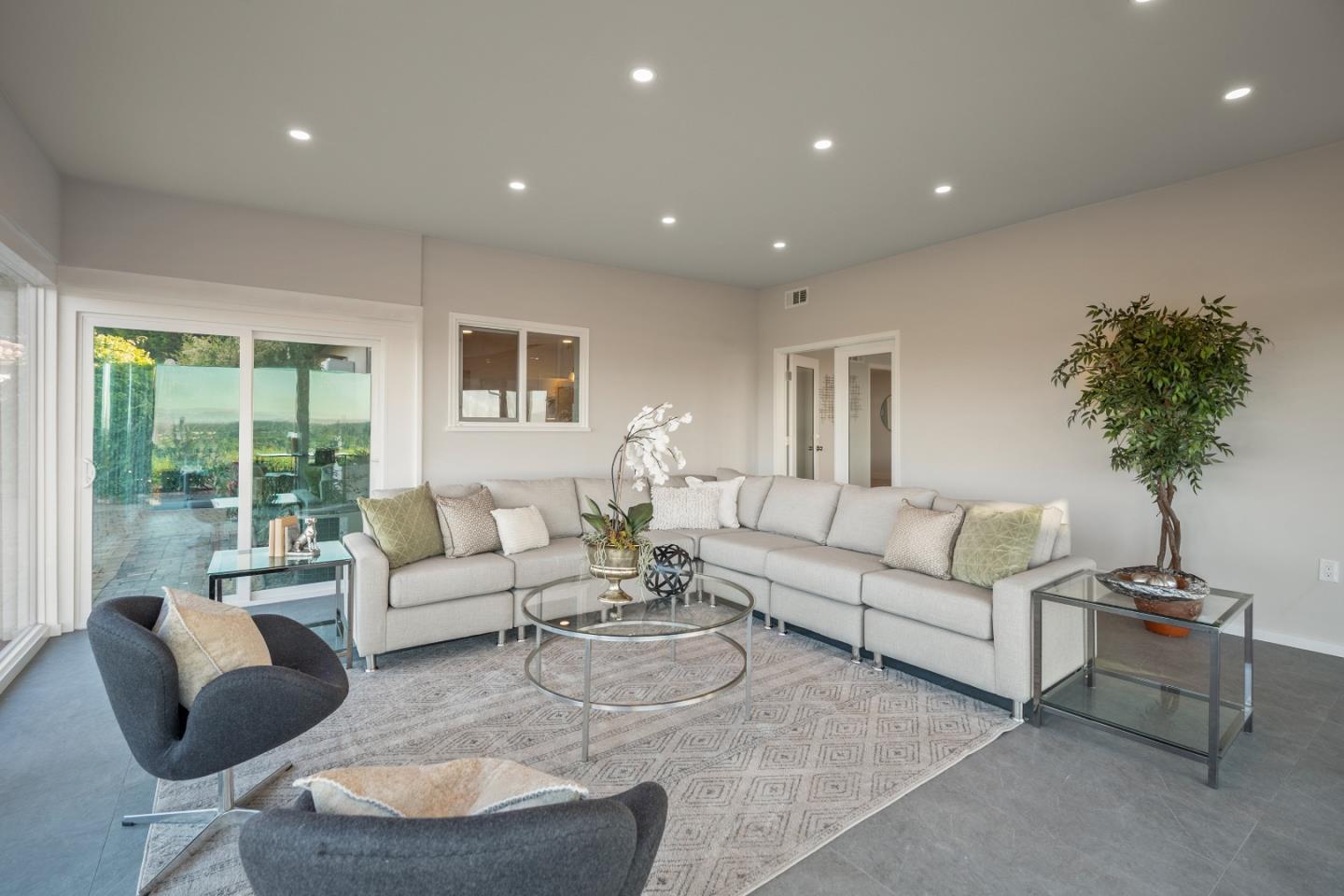 16060 Greenridge TER