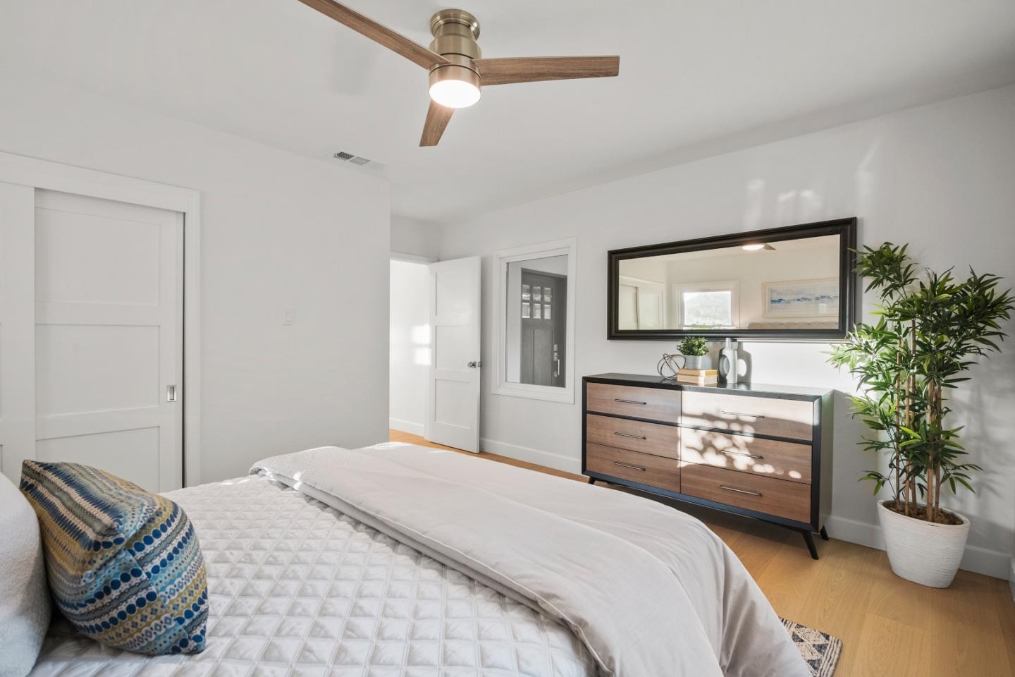 16060 Greenridge TER