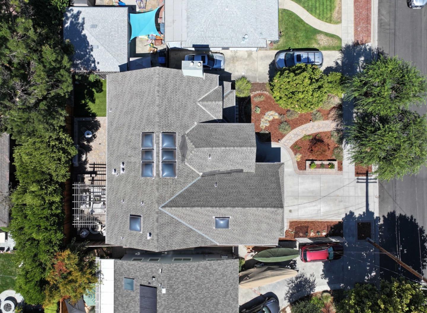 1629 Cherry AVE