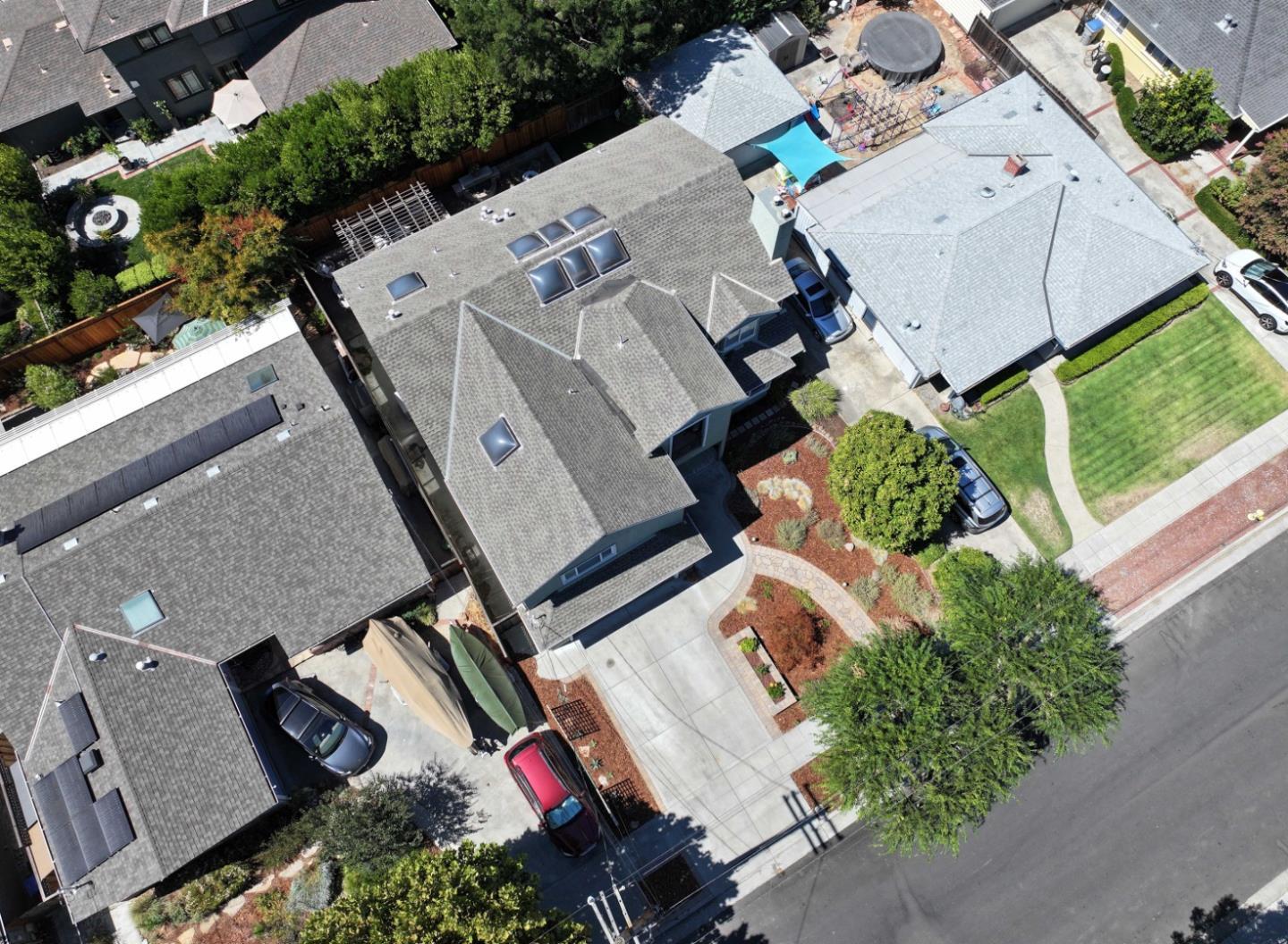 1629 Cherry AVE