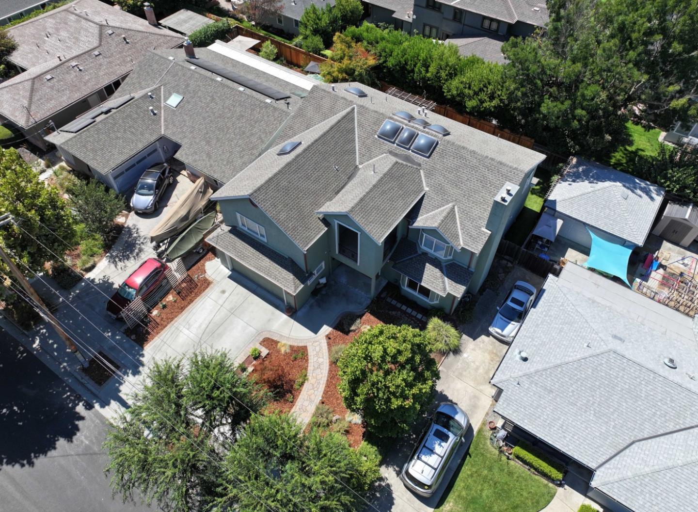 1629 Cherry AVE