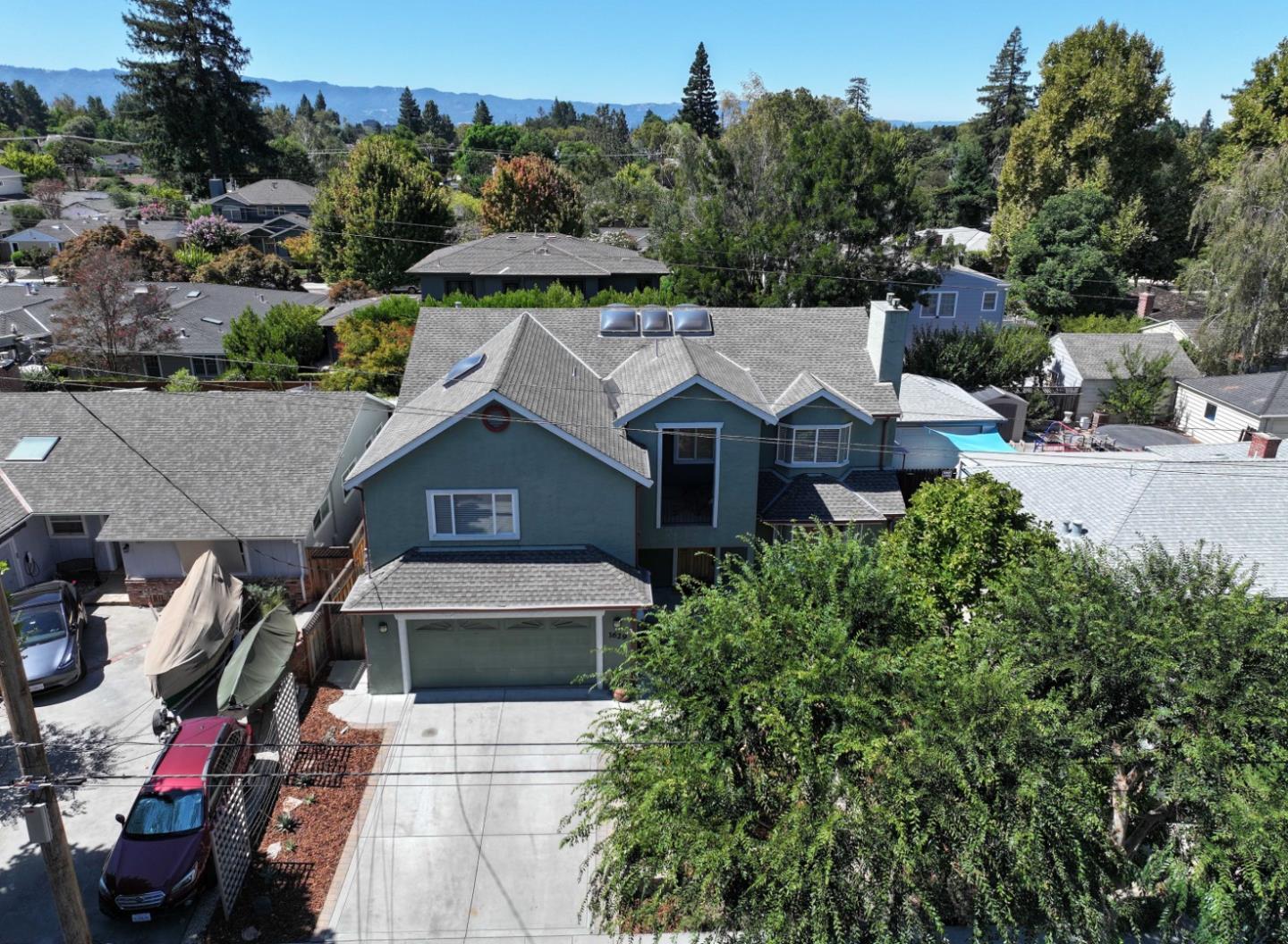 1629 Cherry AVE