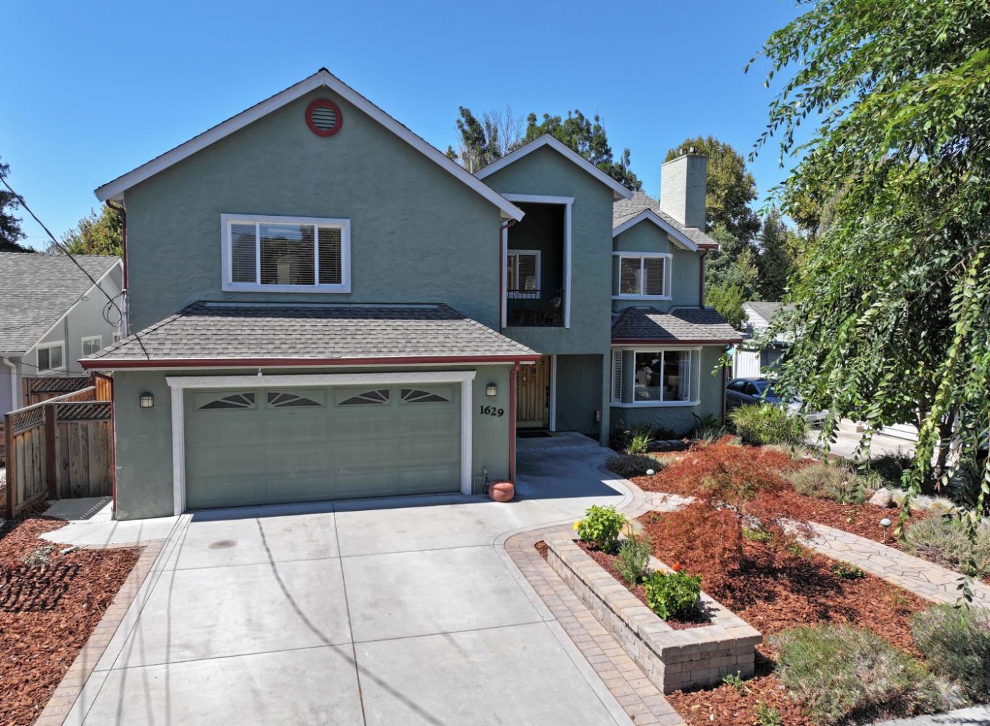 1629 Cherry AVE