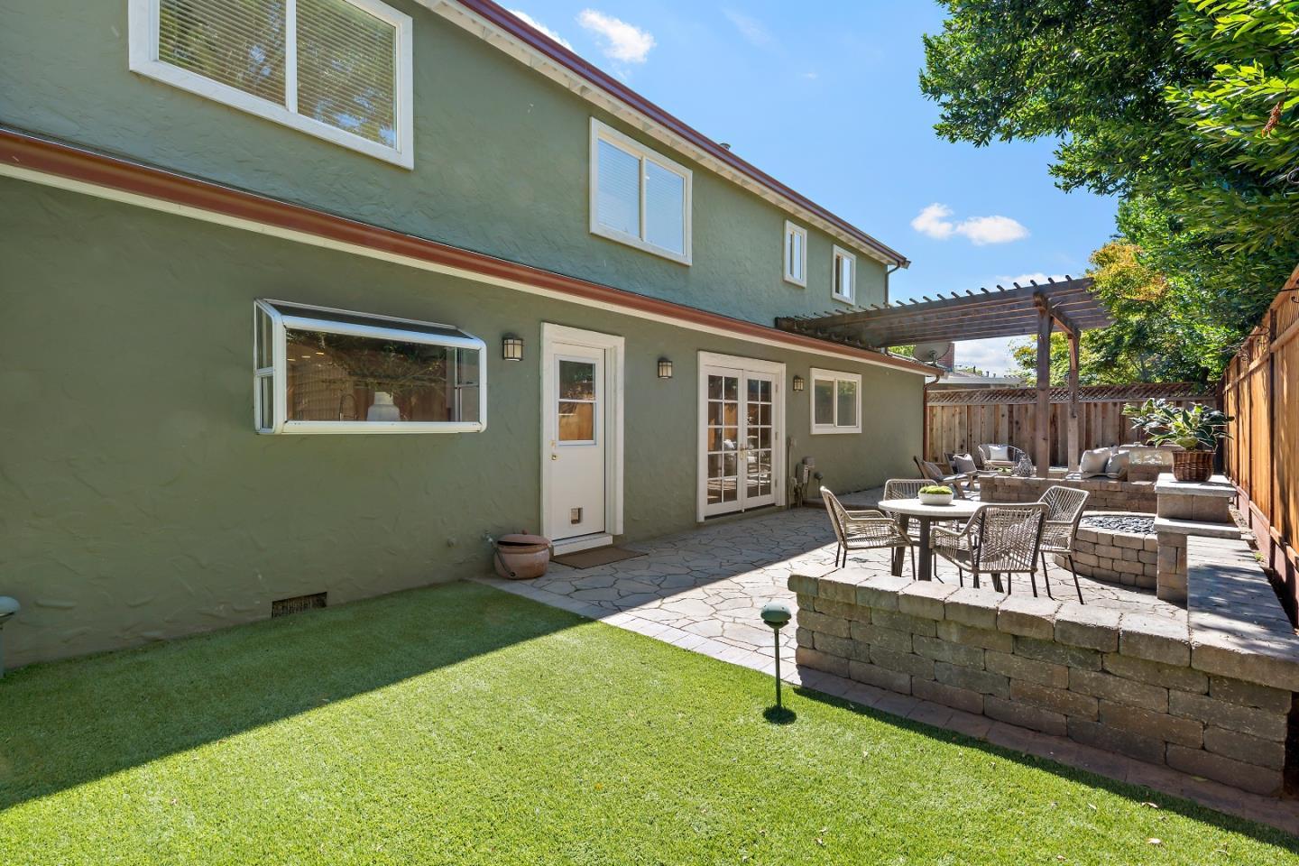 1629 Cherry AVE