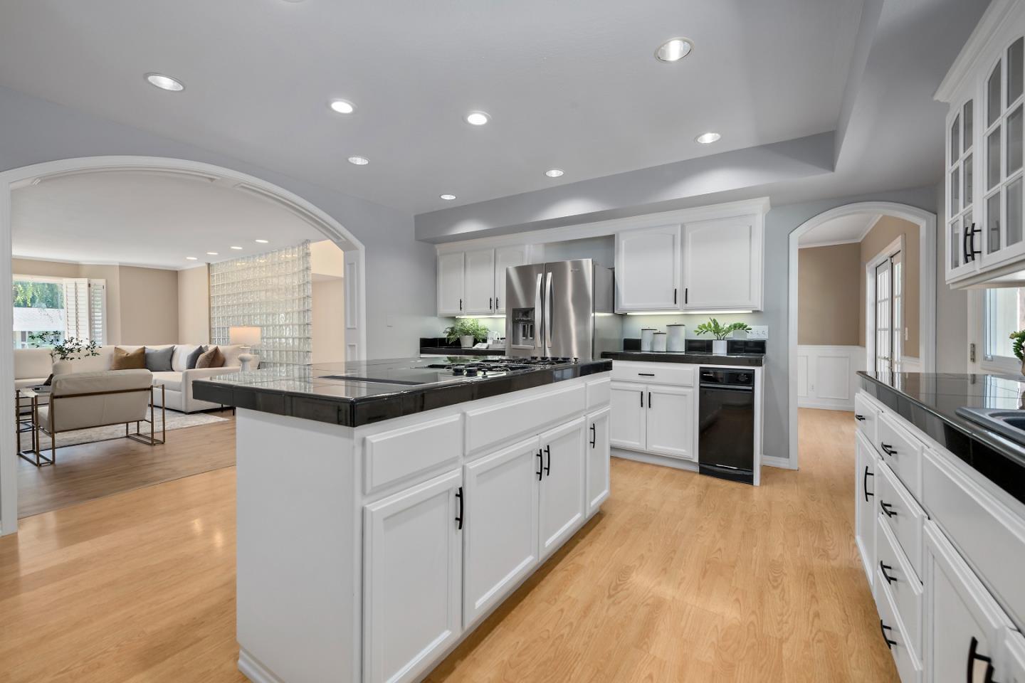 1629 Cherry AVE