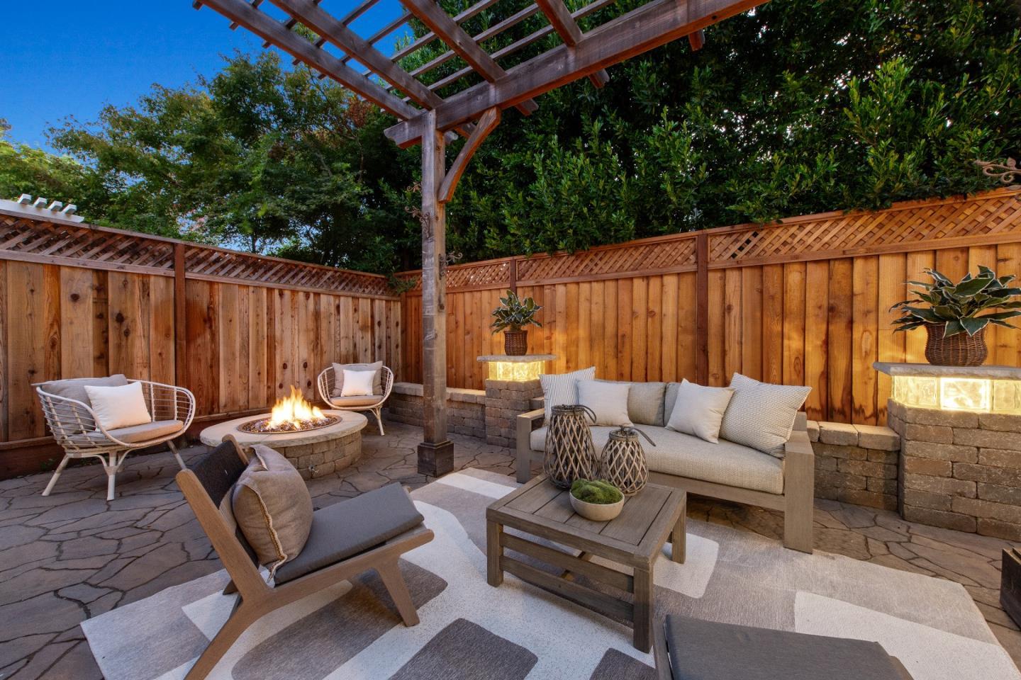1629 Cherry AVE