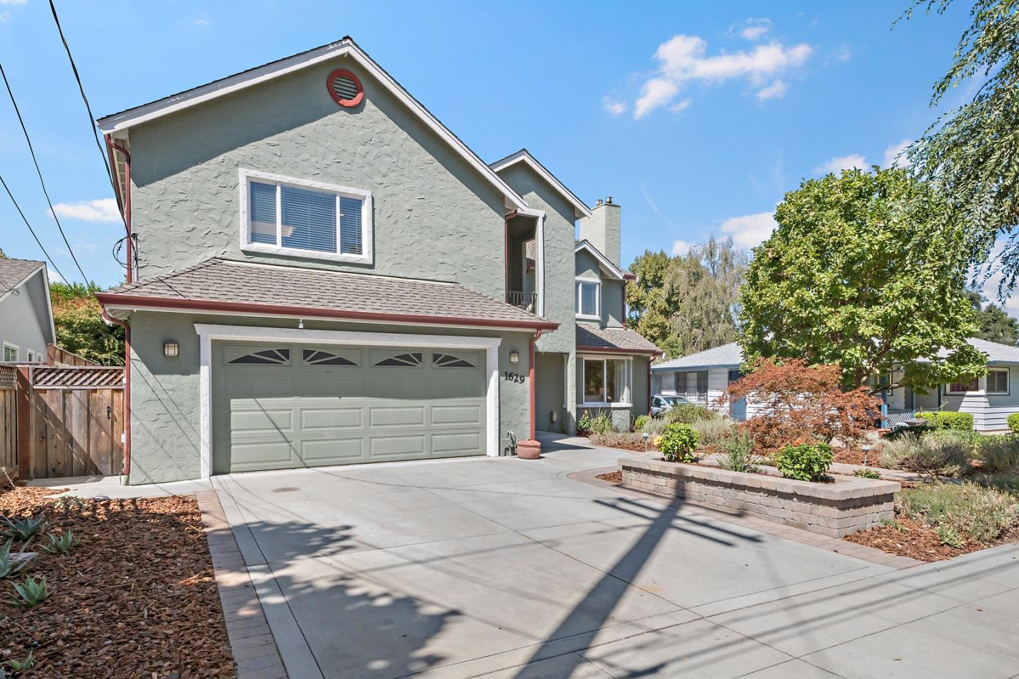 1629 Cherry AVE