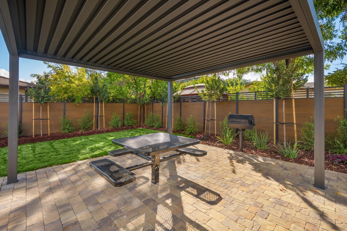 10149 S Foothill BLVD