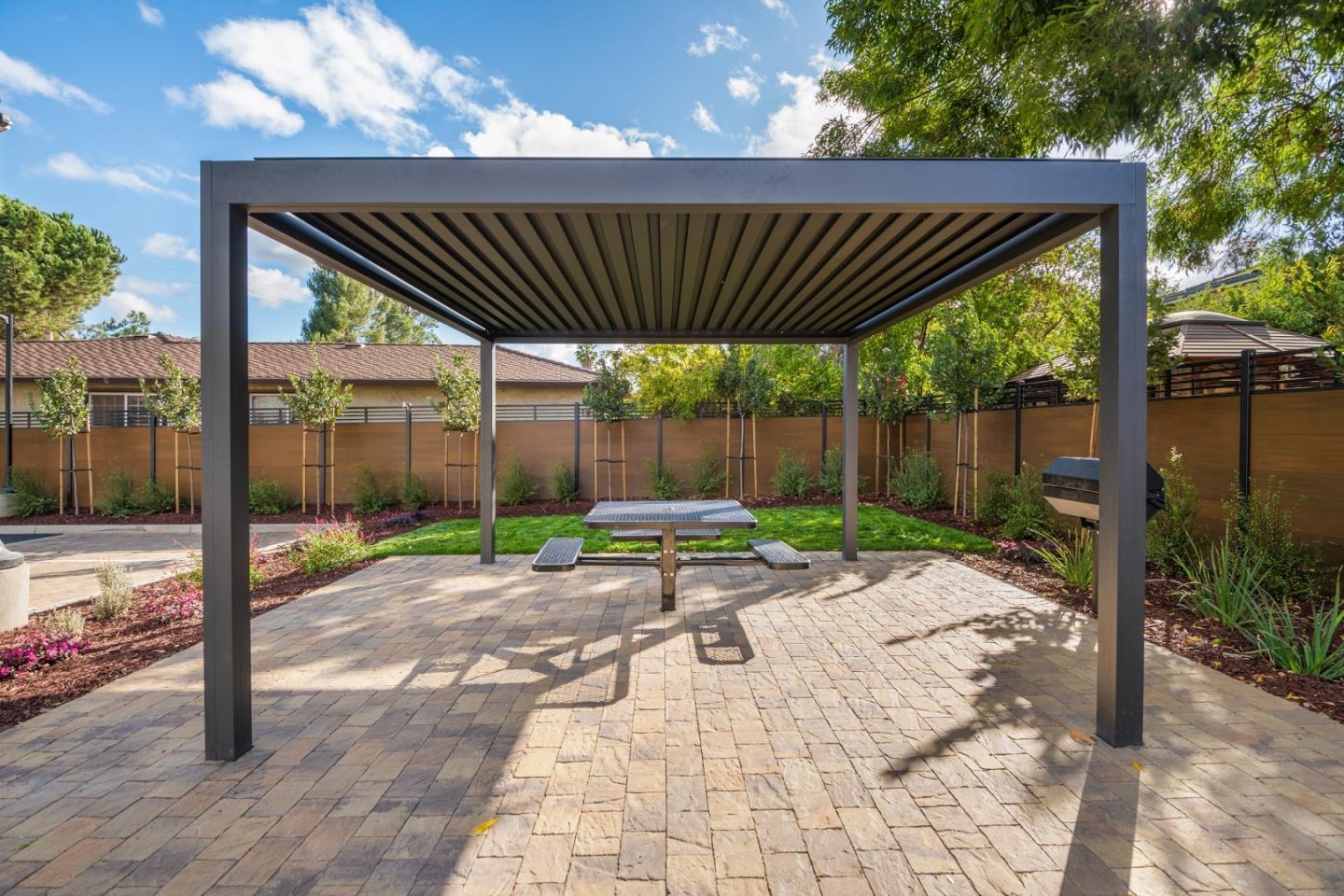 10149 S Foothill BLVD