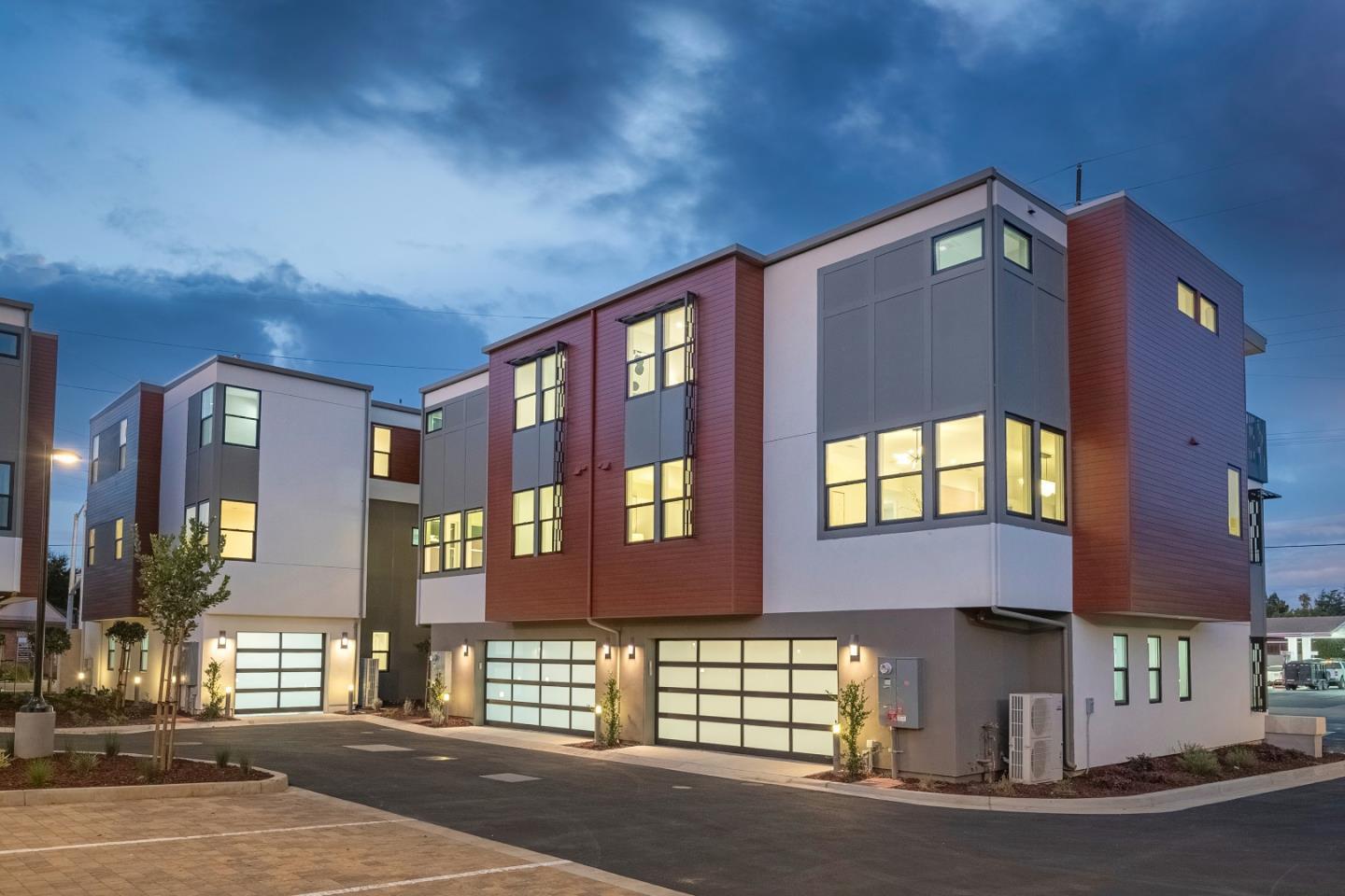 10149 S Foothill BLVD