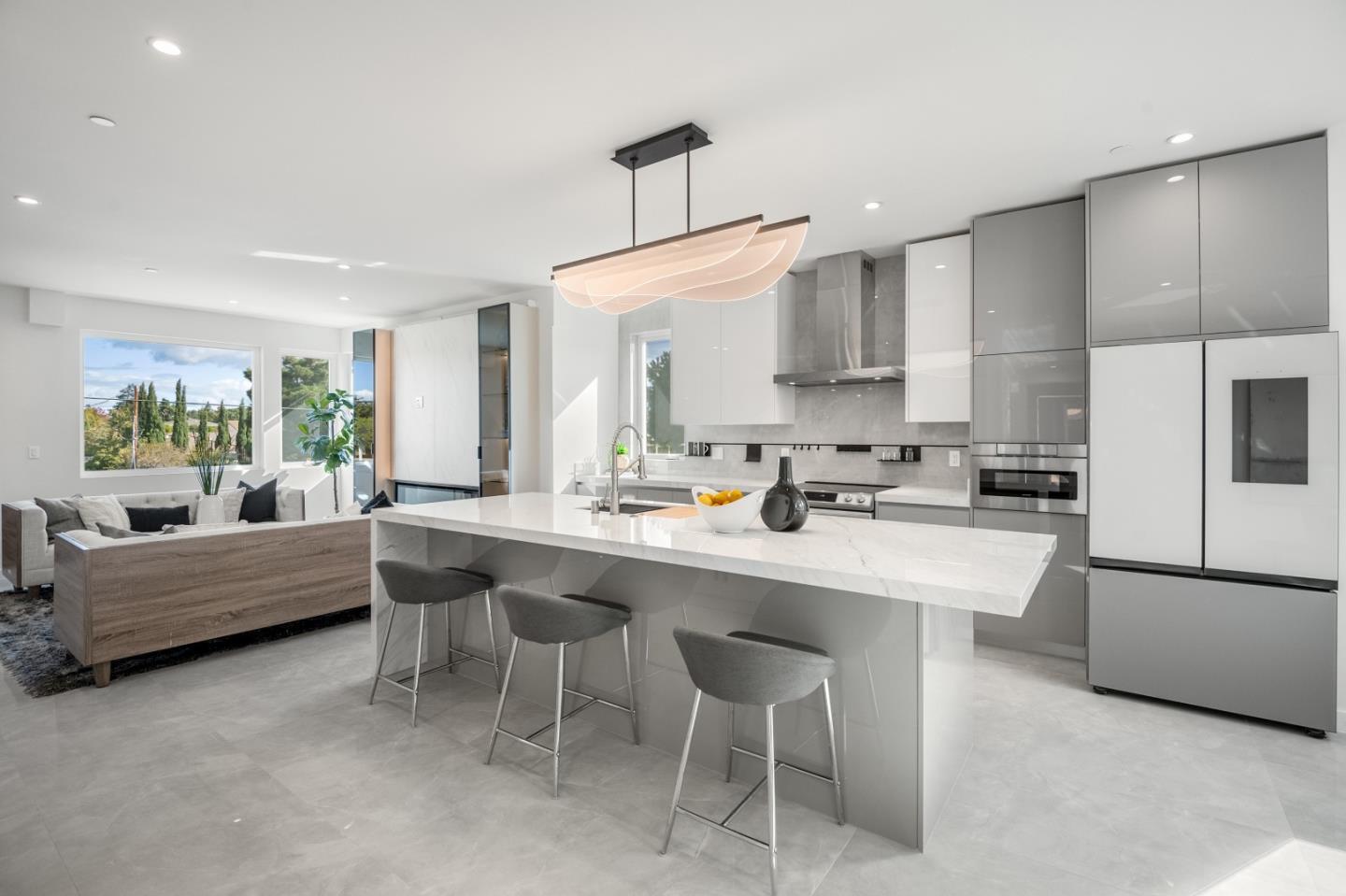 10149 S Foothill BLVD