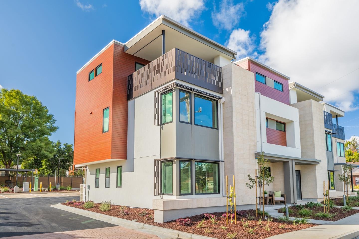 10149 S Foothill BLVD