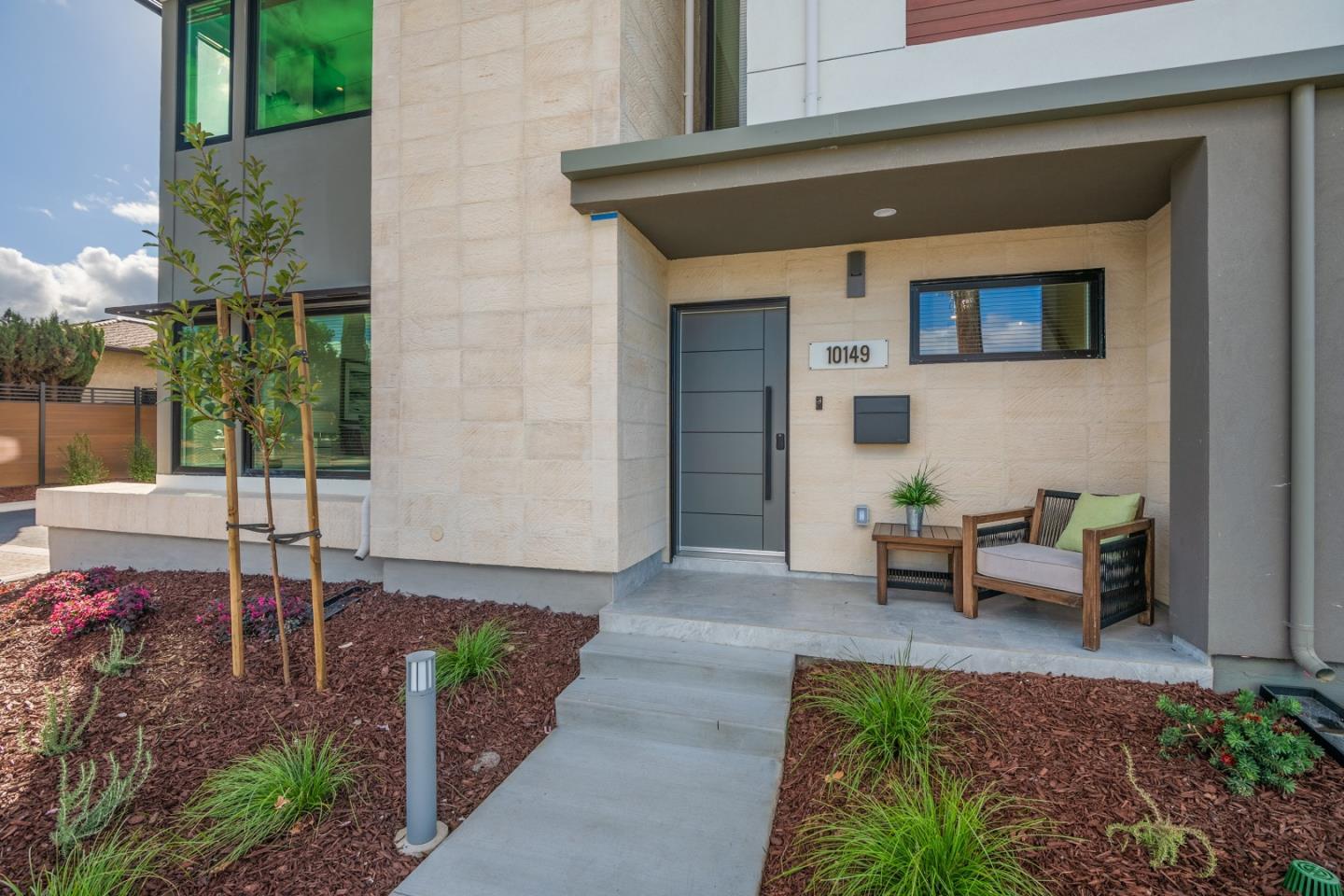 10149 S Foothill BLVD