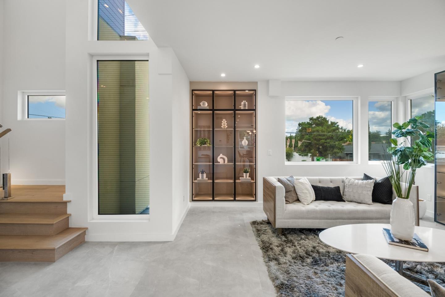 10149 S Foothill BLVD