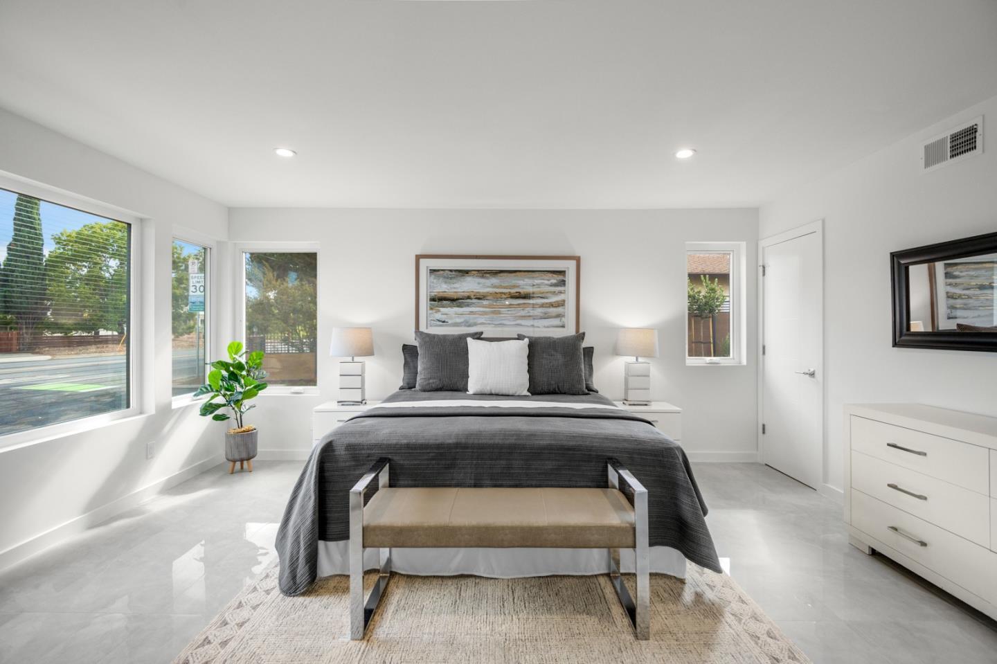 10149 S Foothill BLVD