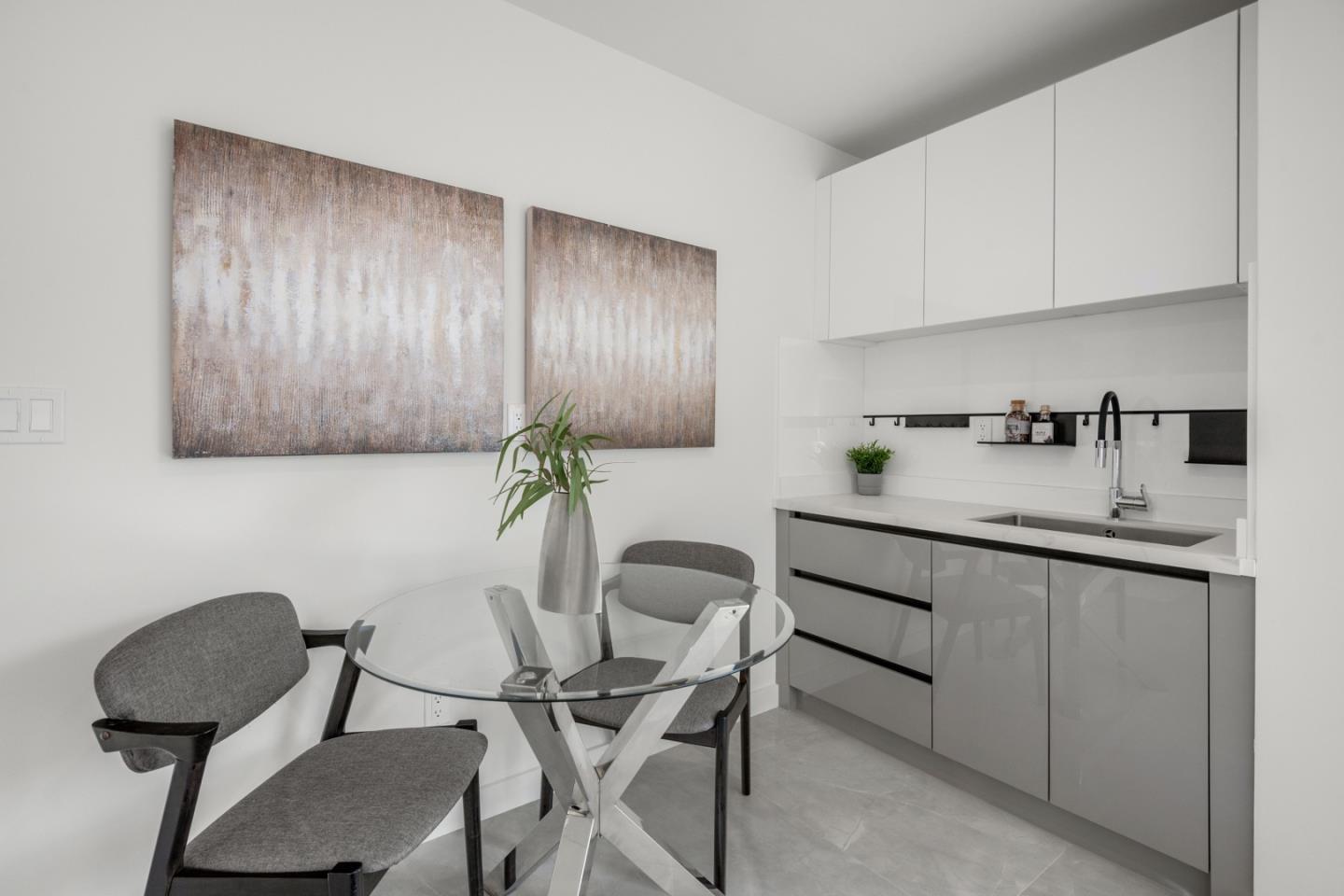 10149 S Foothill BLVD