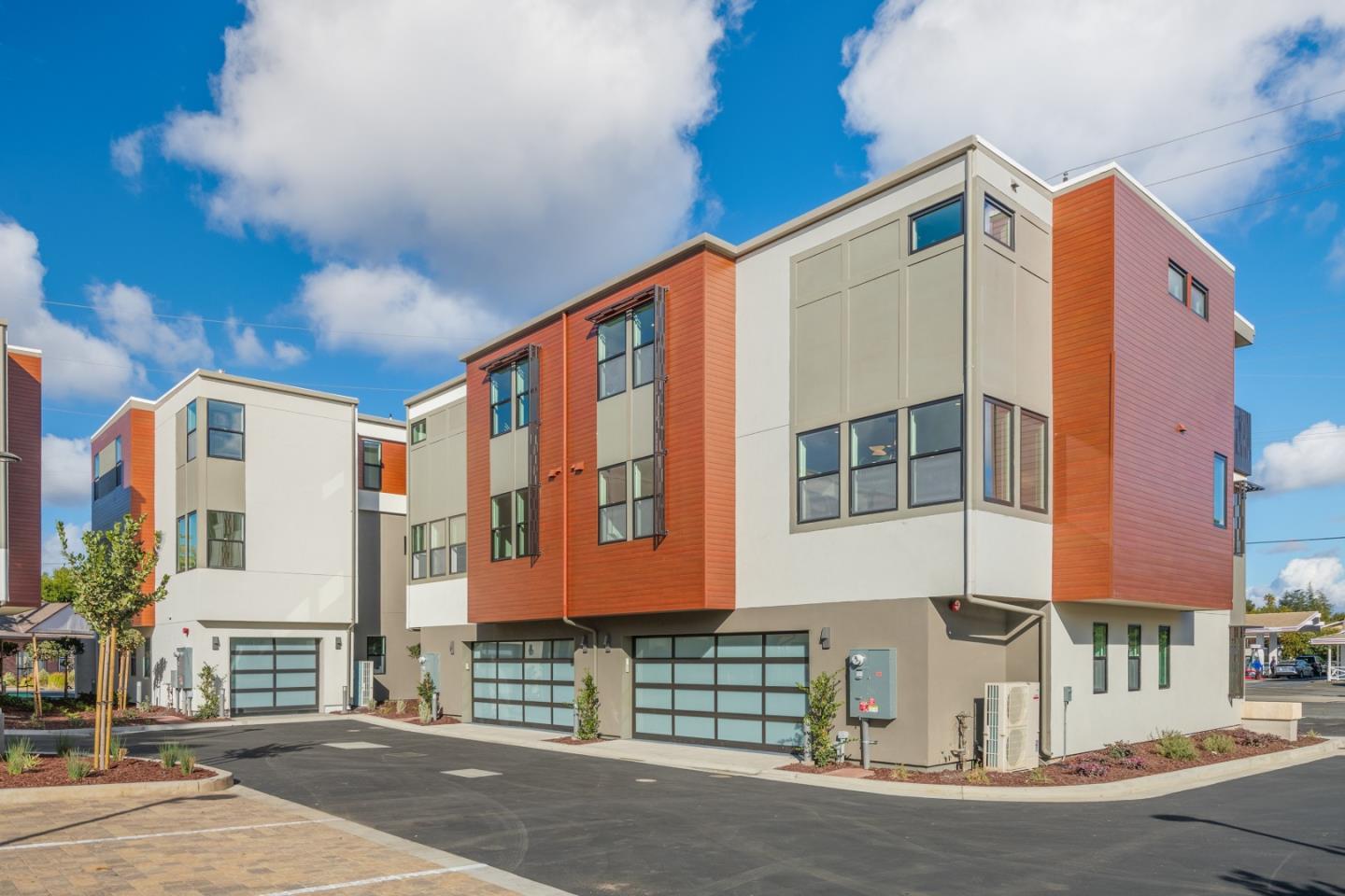 10149 S Foothill BLVD