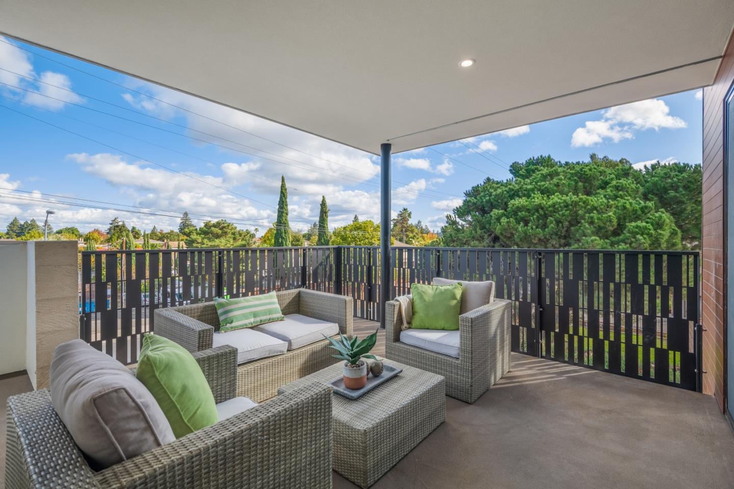 10149 S Foothill BLVD