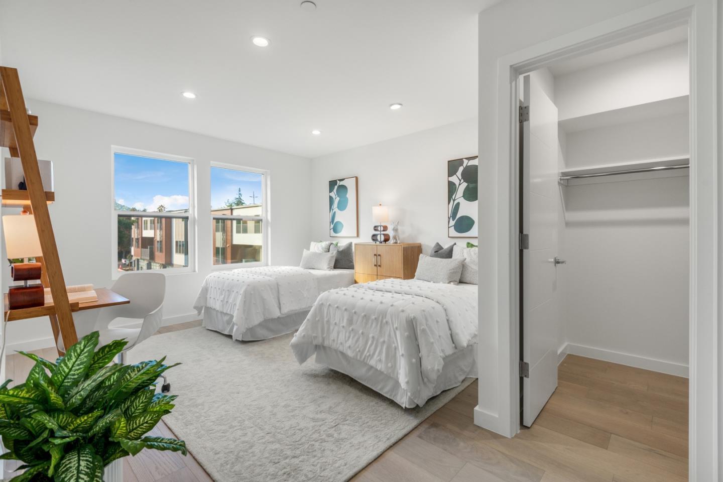 10149 S Foothill BLVD