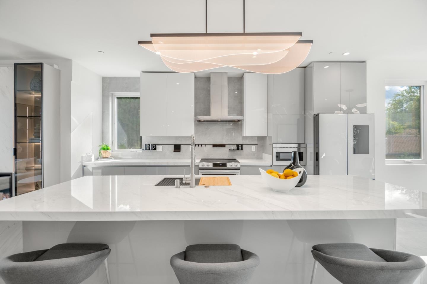 10149 S Foothill BLVD