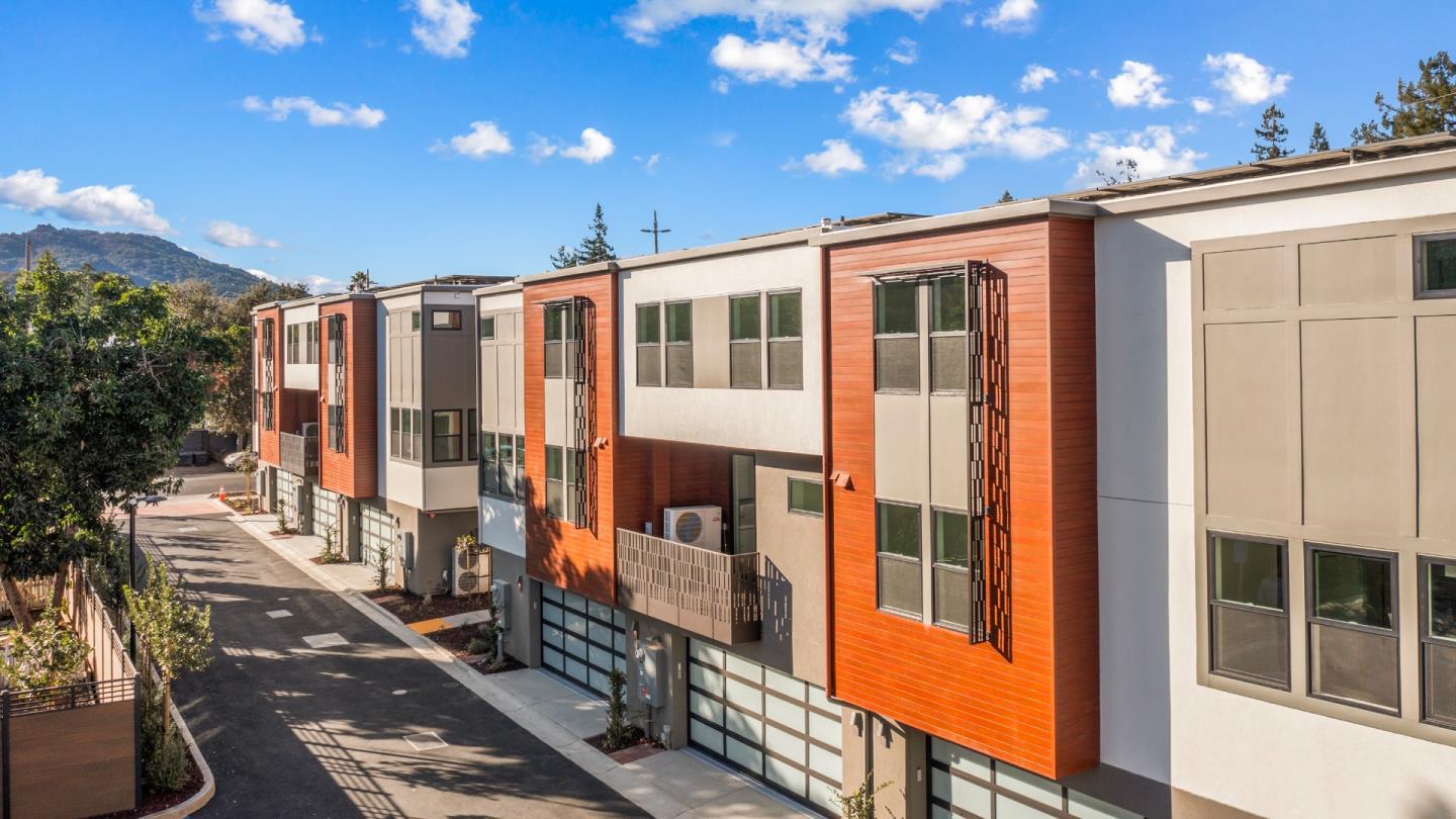 10149 S Foothill BLVD