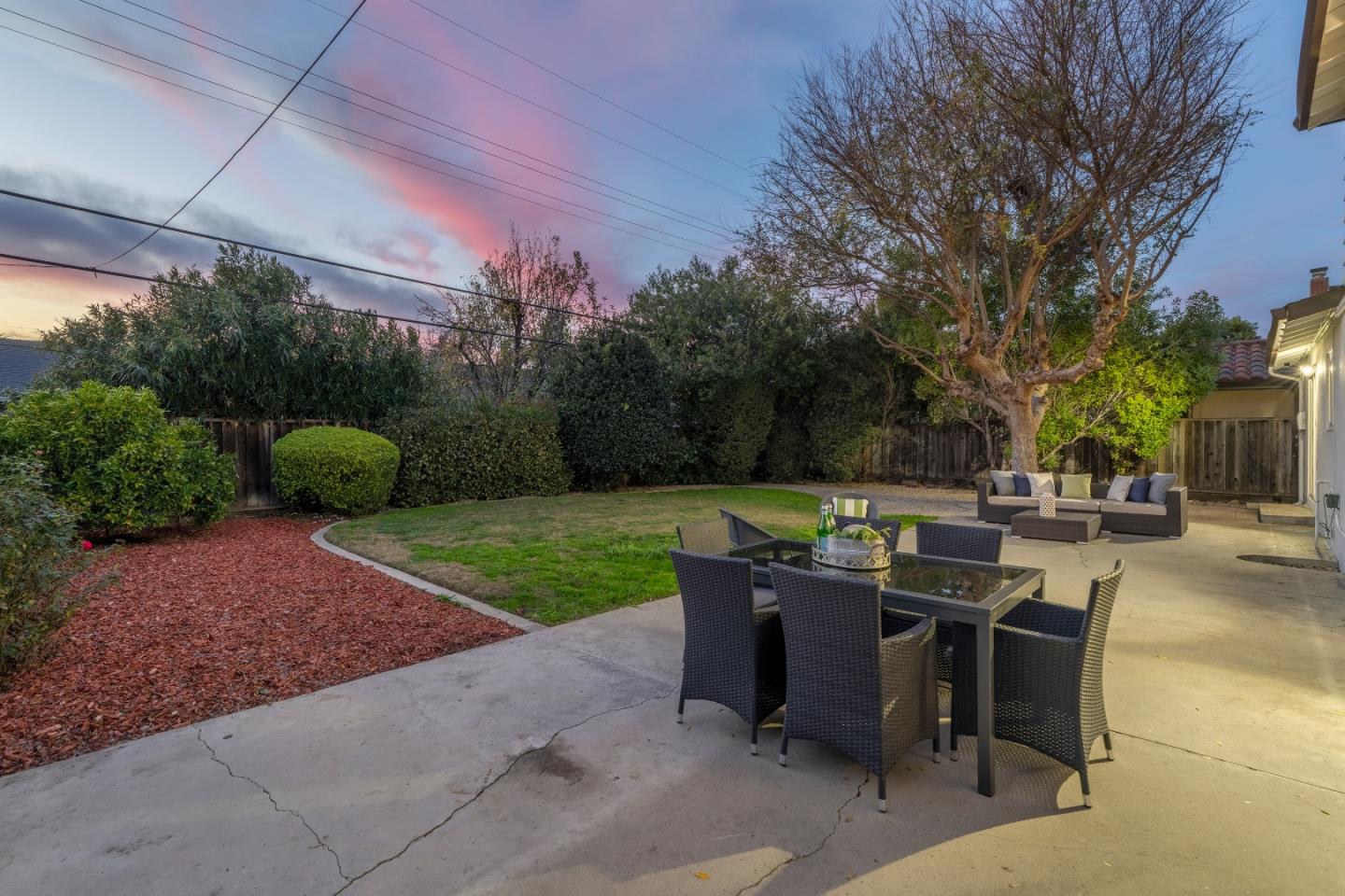 1073 S Daniel WAY