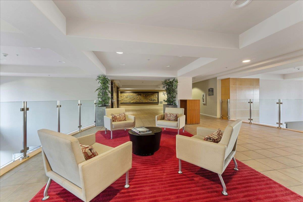 912 Campisi WAY 215