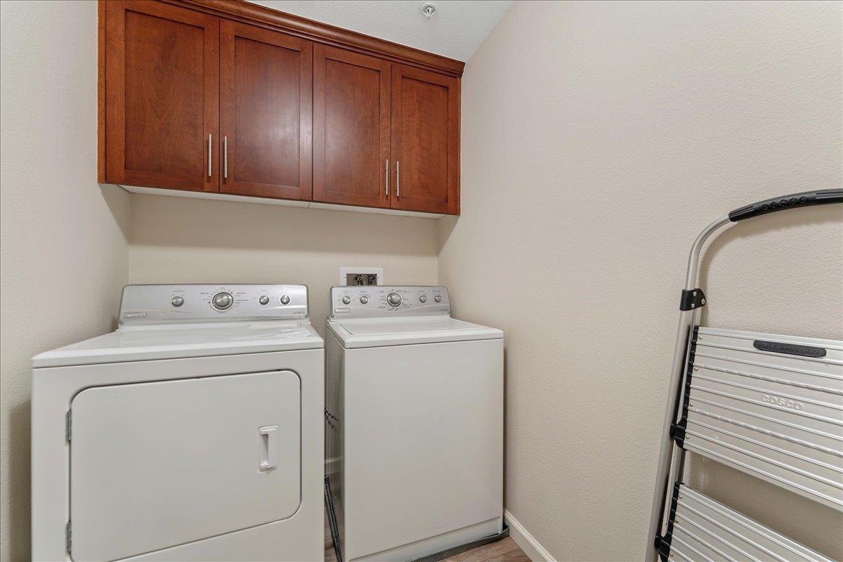 912 Campisi WAY 215