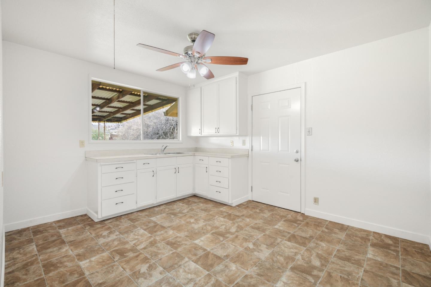 3961 Golf DR