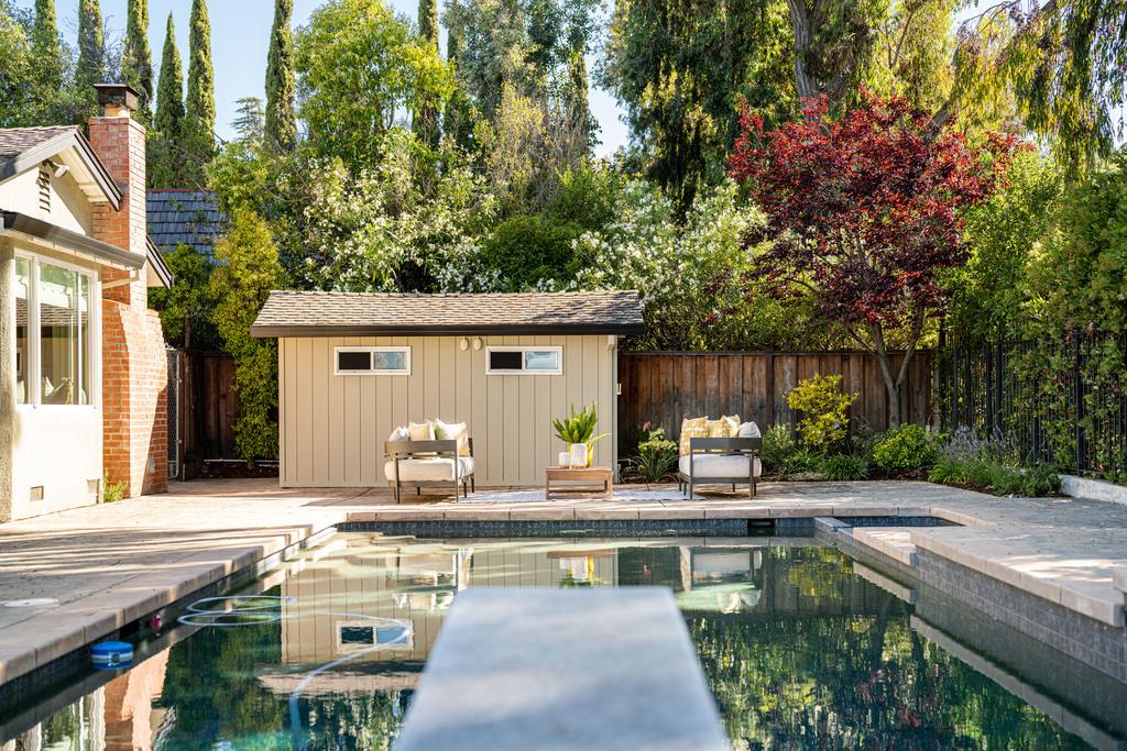 1455 Redwood Drive