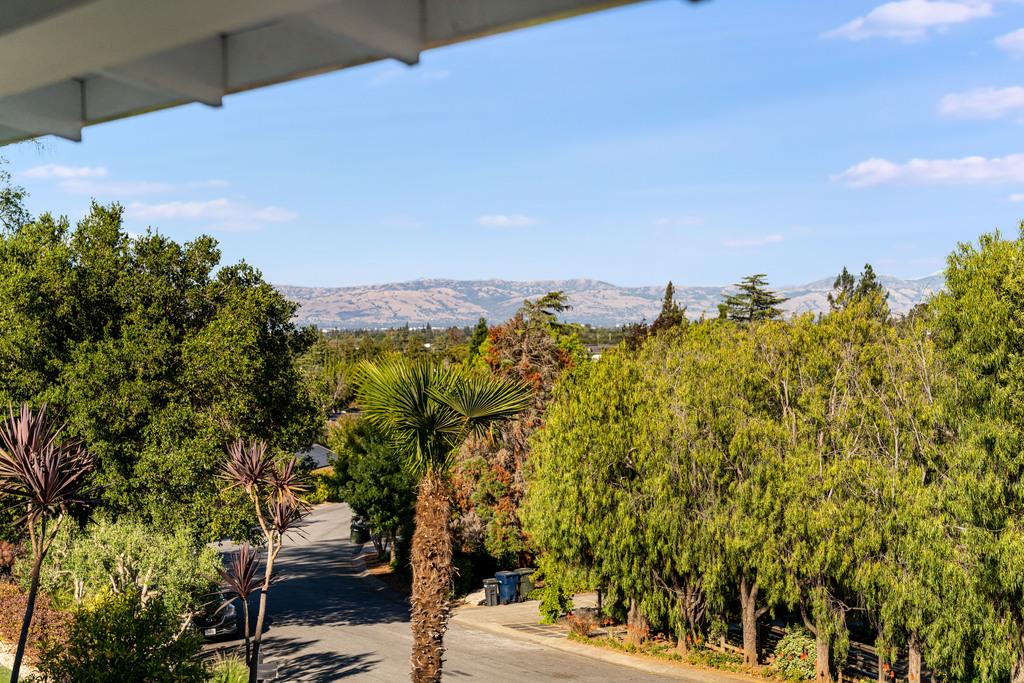 1455 Redwood Drive