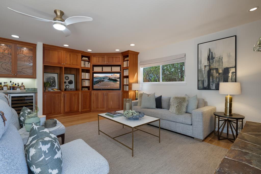 1455 Redwood Drive
