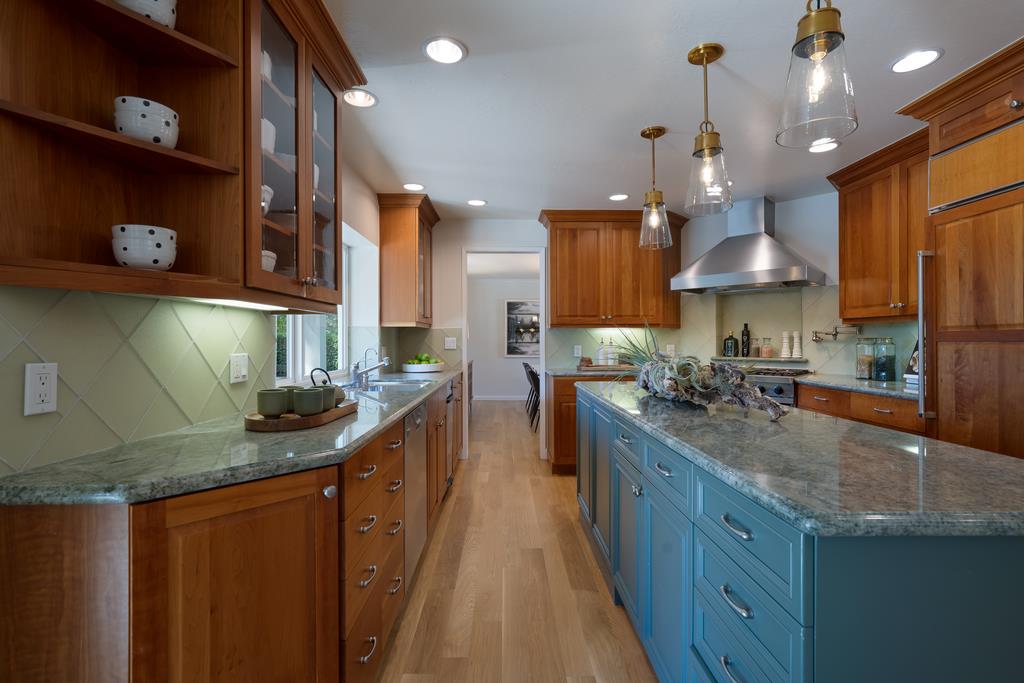 1455 Redwood Drive
