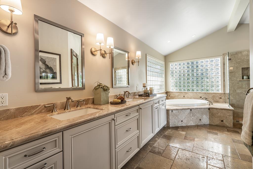 1455 Redwood Drive