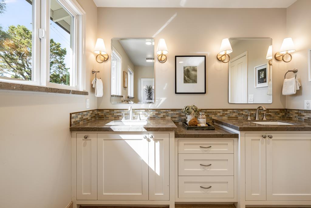 1455 Redwood Drive