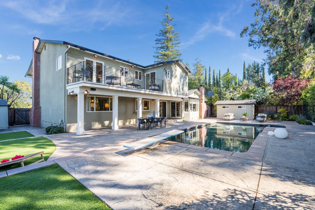 1455 Redwood Drive