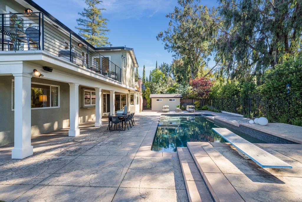 1455 Redwood Drive