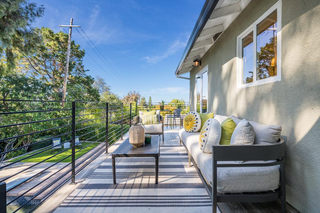 1455 Redwood Drive