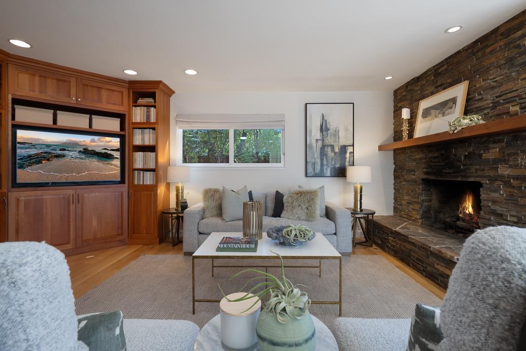 1455 Redwood Drive