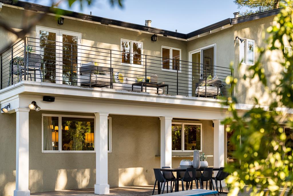 1455 Redwood Drive